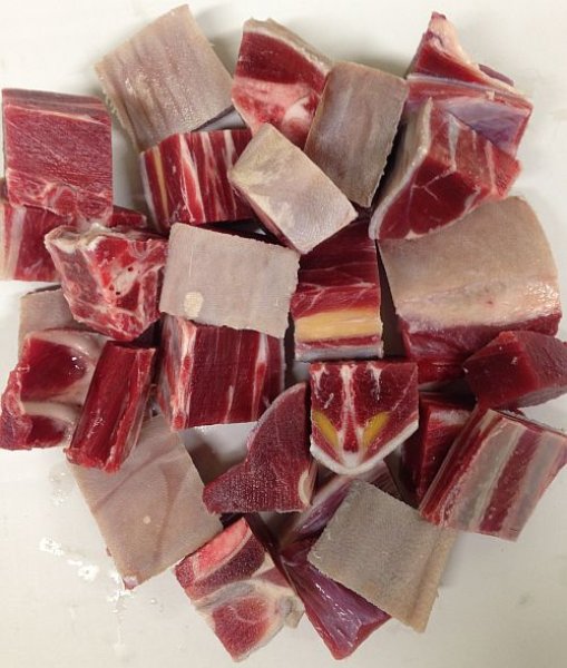 Photo1: GOAT WITH SKIN CUT 1kg / 皮つき山羊肉カット (1)