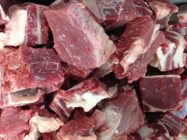 Photo1: BEEF WITH BONE JAPAN 1kg / 国産牛肉骨付き (1)